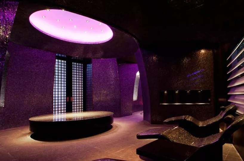 带朋友去重庆高端足疗洗浴中心,让你体验到真正的快乐