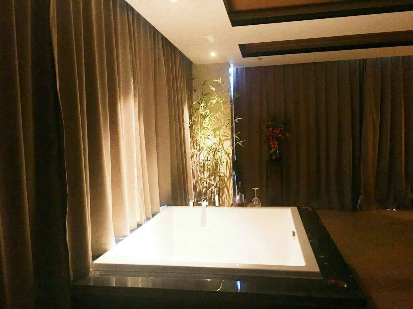 偶然去了湖里区高端木桶浴商务会所,足疗服务又出新花样了